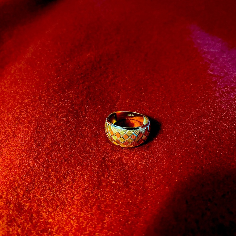 10k Gold basket weave type ring - size 5 1/4
